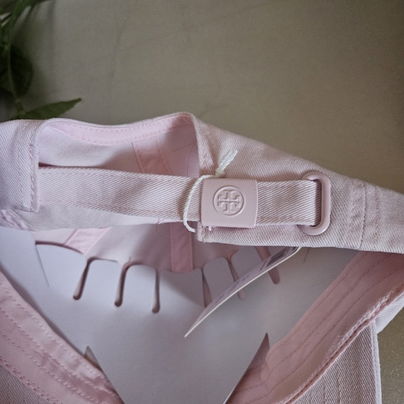 Tory Burch nwt Light pink baseball sport cap hat with T logo with adjustable bac - Picture 8 of 9